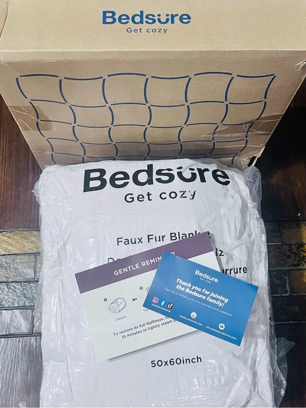 GentleSoft Bubble Faux Fur Throw Blanket Cream 50x60 New Open Box